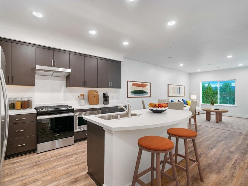 1853 Almaden Road 303, San Jose CA 95125