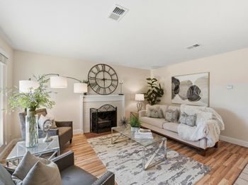 1363 Santa Fe Drive