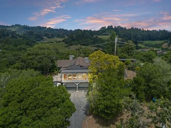 1044 Pleasant Valley Road