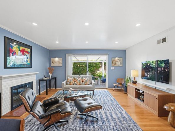 852 Peach Avenue, Sunnyvale CA 94087