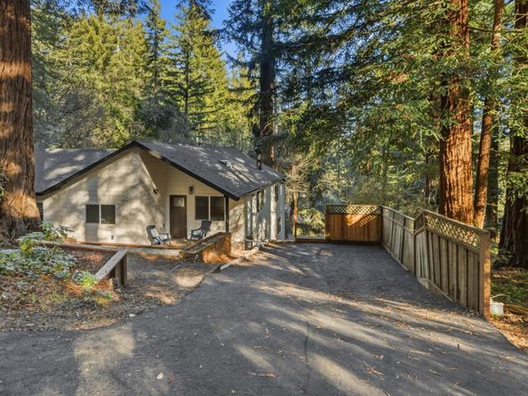 831 Hillcrest Drive, Felton CA 95018