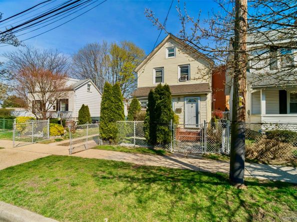 6 Linden Avenue, Hempstead NY 11550