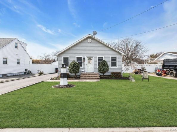 39 Ocean Avenue, Blue Point NY 11715