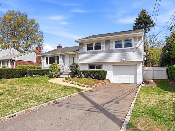 72 Woolsey Avenue, Glen Cove NY 11542