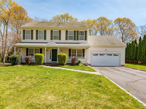 108 Maple Wood Lane, Riverhead NY 11901