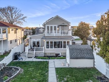 3451 Bay Front
