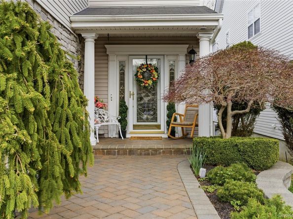 20 Kate Circle, Middle Island NY 11953