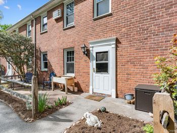 100 Cedar Street