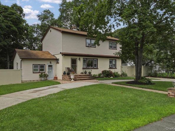 485 Lockwood Drive, Shirley NY 11967