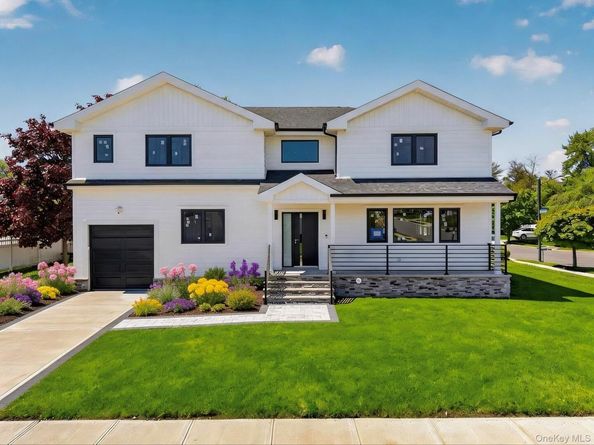 2 Lee Place, Old Bethpage NY 11804