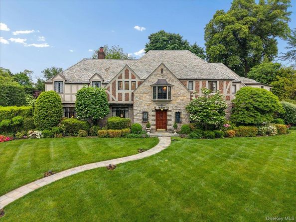 263 Corona Avenue, Pelham NY 10803