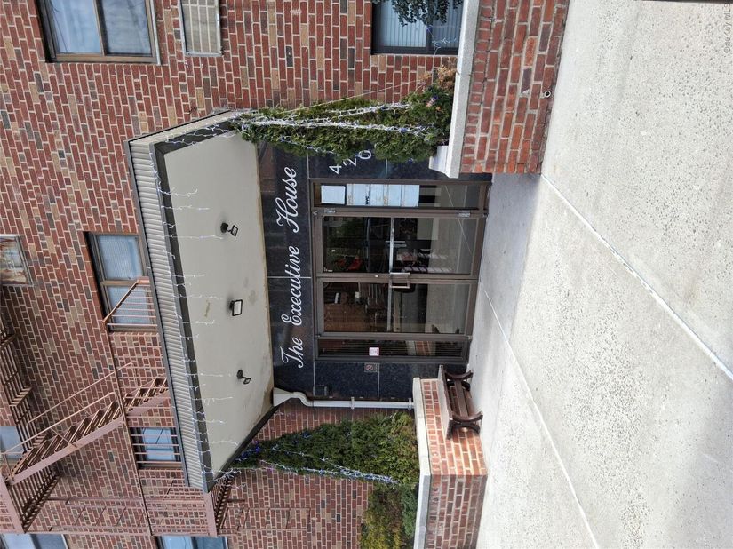 4200 herkimer Place 4e, Bronx NY 10470