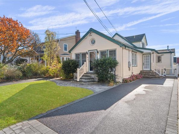 38 Bayside Place, Amityville NY 11701