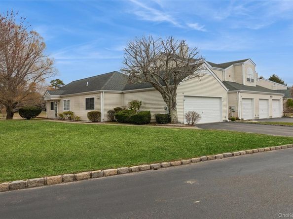 202 Gothic Circle, Manorville NY 11949