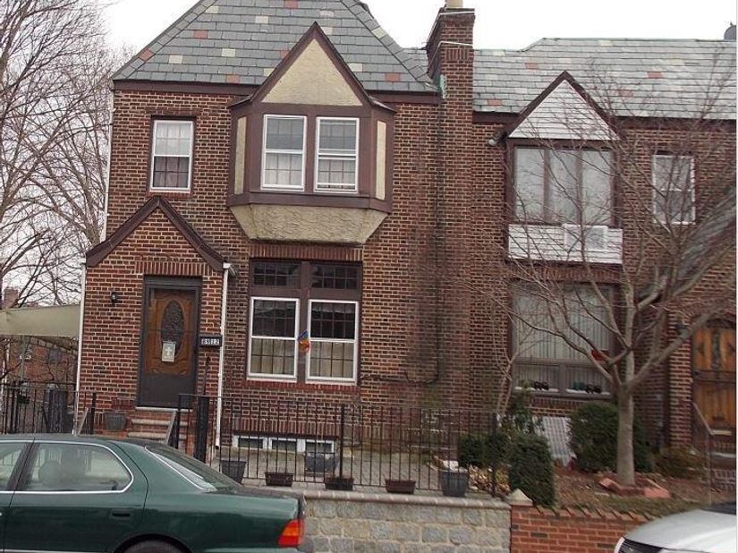 89-12 Rutledge Avenue, Glendale NY 11385