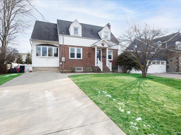 3195 Nantucket Lane, Oceanside NY 11572