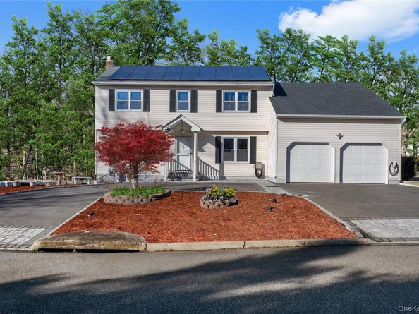 1 Lange Court, Melville NY 11747