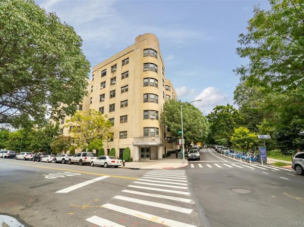 190 E Mosholu Parkway S 3C, Bronx NY 10458