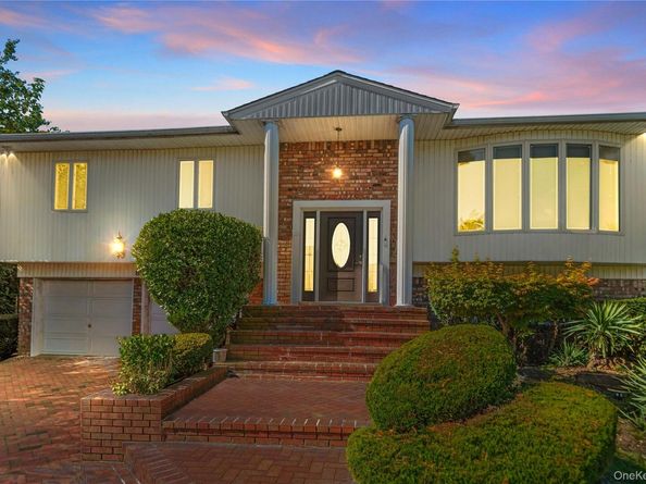 8 Gale Drive, North Woodmere NY 11581