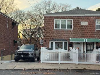 2027 Mayflower Avenue