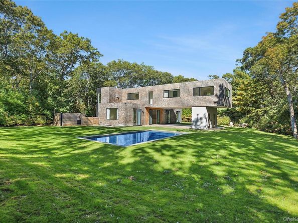 26 Alewive Brook Road, East Hampton NY 11937