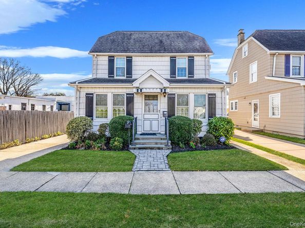 12 Hawthorne Street, Williston Park NY 11596