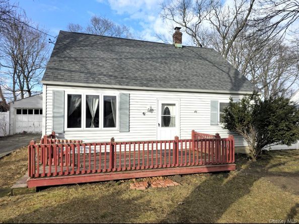 22 E Halley Lane, Central Islip NY 11722
