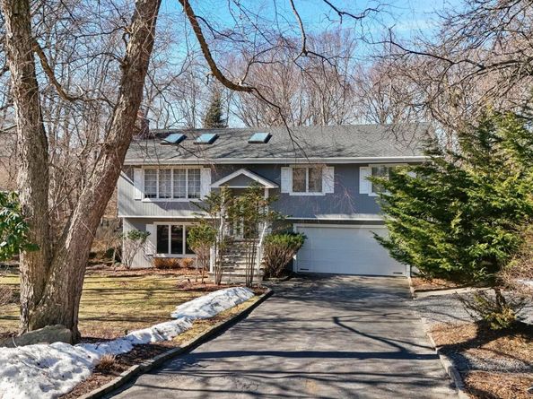 25 Cliff Road W, Wading River NY 11792