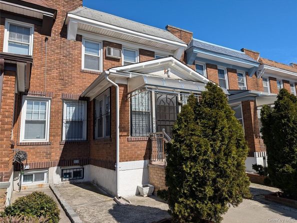 92-55 215th Place, Queens Village NY 11428
