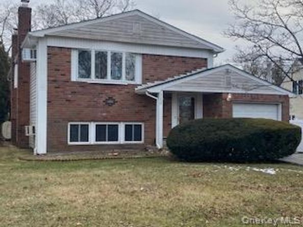 386 Southport Street, Ronkonkoma NY 11779