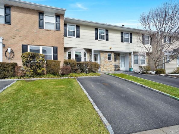 11 Manors Drive, Jericho NY 11753