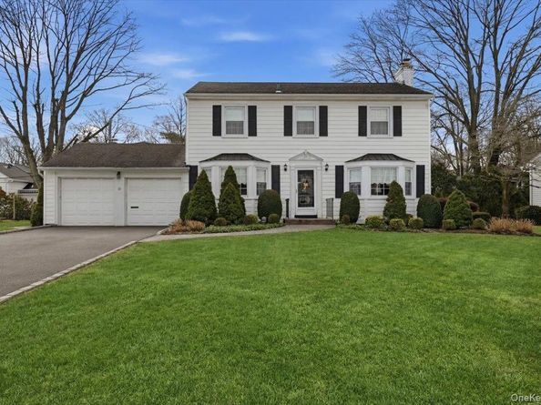 8 Andover Court, Garden City NY 11530