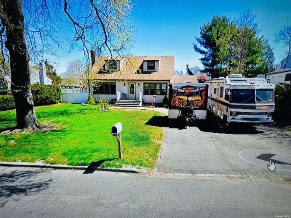 15 Orchid Lane, Commack NY 11725