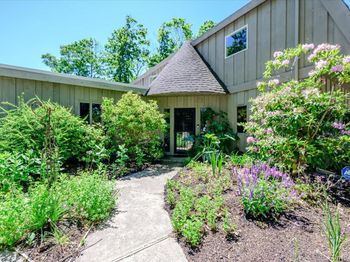 35 Melrose Parkway