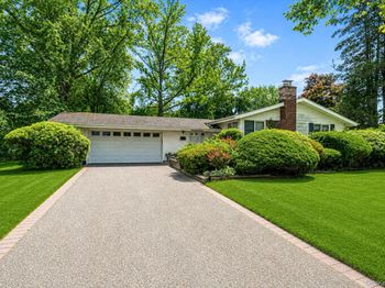 3 Cedar Crest Drive