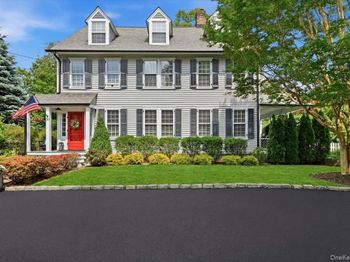 39 Little East Neck Road S