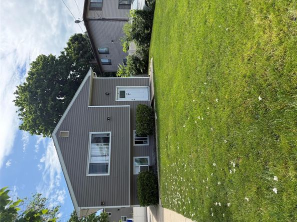 33 Washington Avenue, Deer Park NY 11729