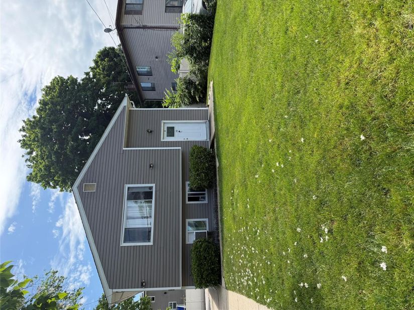 33 Washington Avenue, Deer Park NY 11729