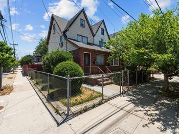 1511 E 51st Street