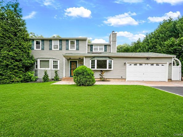 35 Scout Trail, Ridge NY 11961