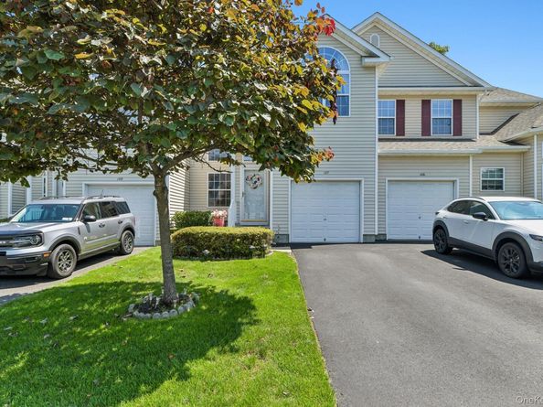 107 Kettles Lane, Medford NY 11763