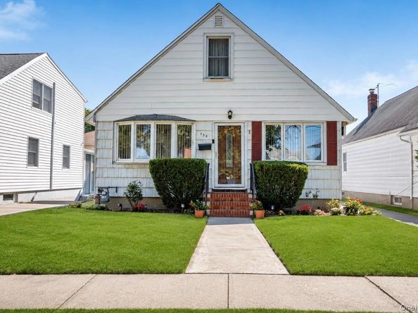 932 Cherry Lane, Floral Park NY 11001