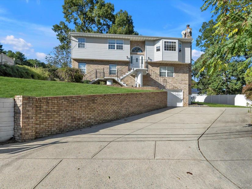 39 Elder Avenue, Farmingville NY 11738