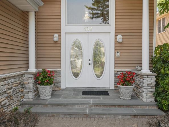 103 Redan Drive, Smithtown NY 11787