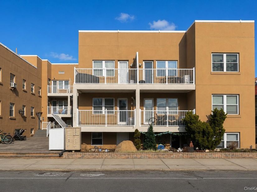 251 W Broadway 210, Long Beach NY 11561