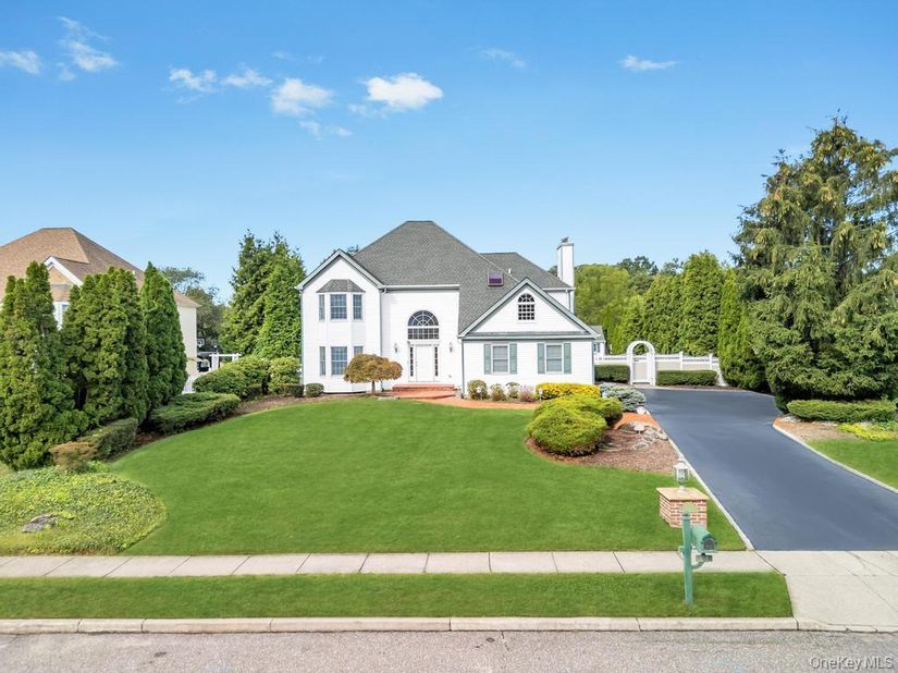150 Hayrick Lane, Commack NY 11725