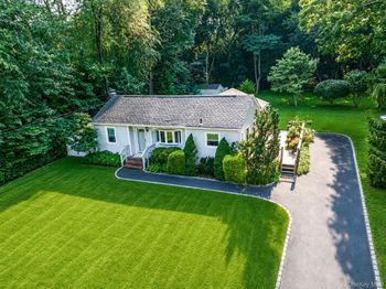24 Oakcrest Avenue