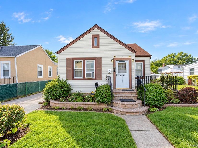 604 Clinton Avenue, Uniondale NY 11553