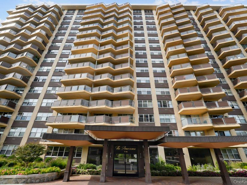17-85 215th Street 2H, Bayside NY 11360
