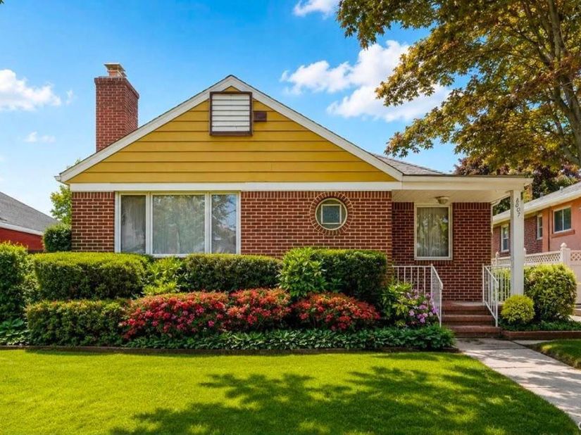 80-07 215th Street, Hollis Hills NY 11427